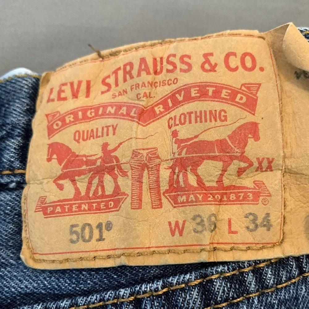 Levis 501 Jeans Mens 38x34 Blue Medium Wash Straight Leg Button‎ Fly Denim Pants